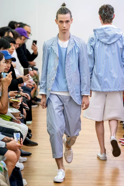 Look 10